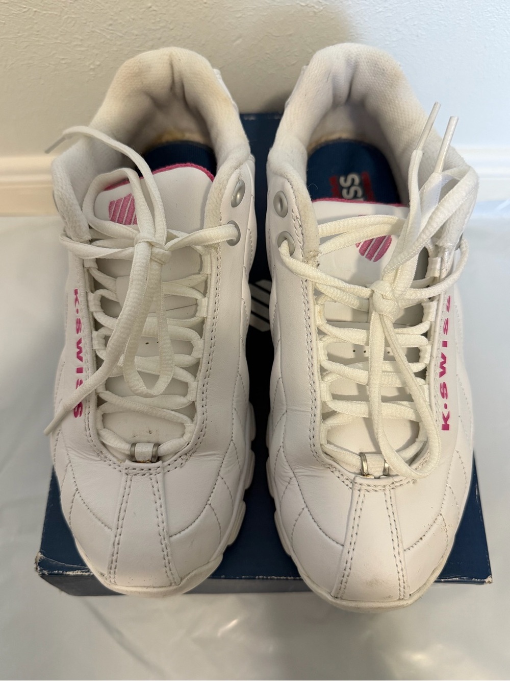 K-Swiss ST329 CMF Low Top Sneakers